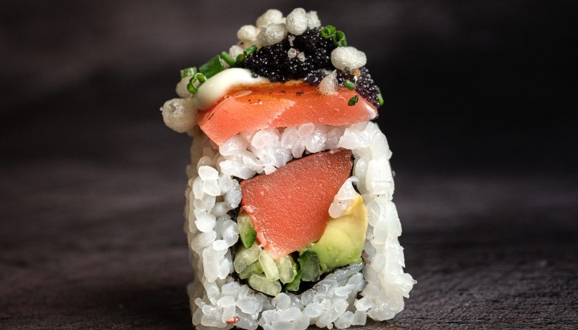 Vega Salmon Roll-min